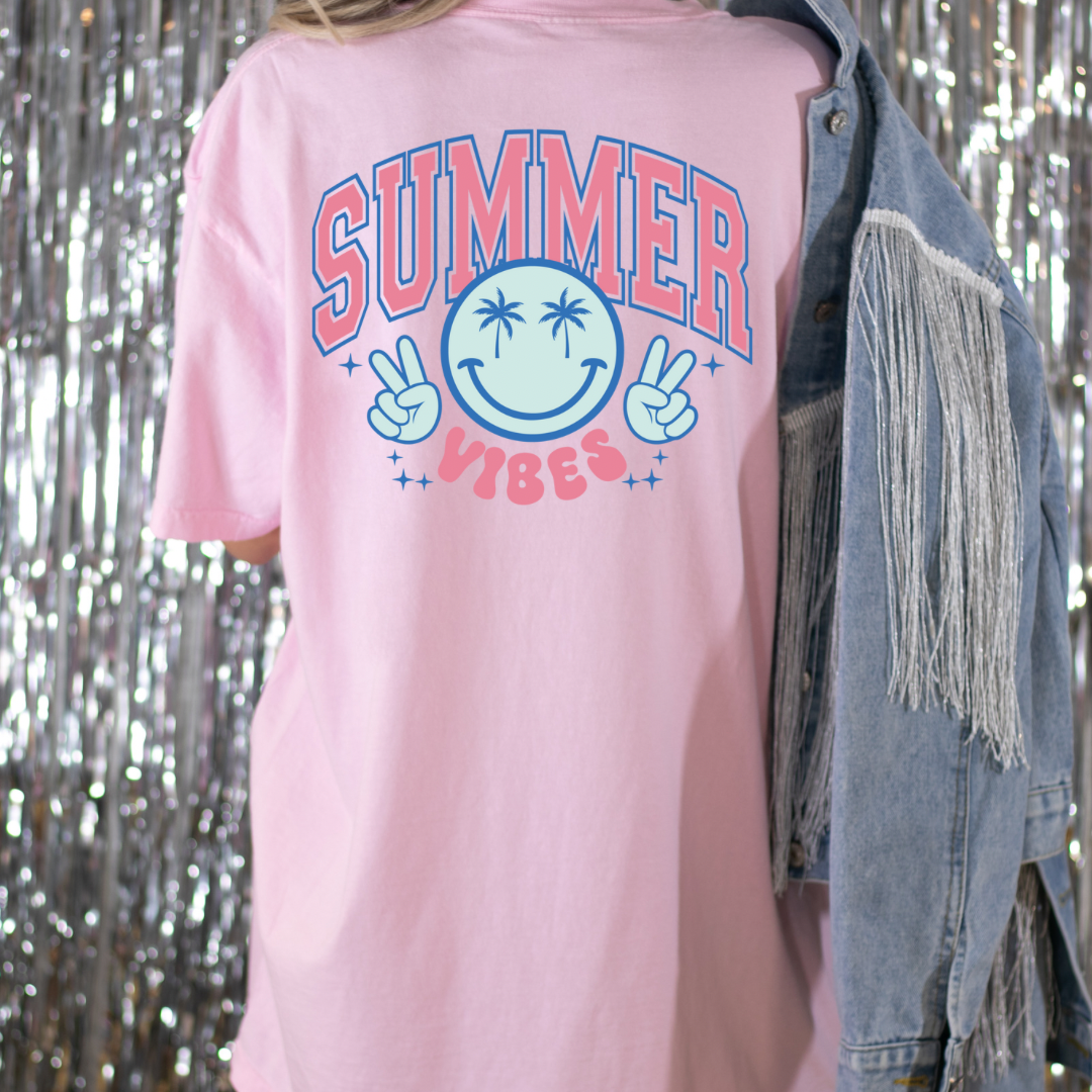 Summer Vibes Smiley Retro Graphic Pocket T-Shirt