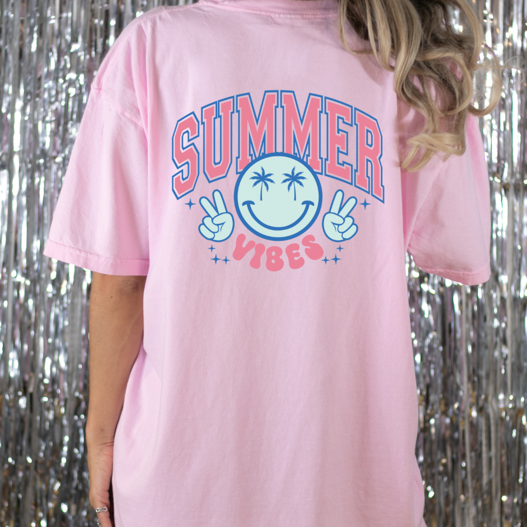 Summer Vibes Smiley Retro Graphic Pocket T-Shirt